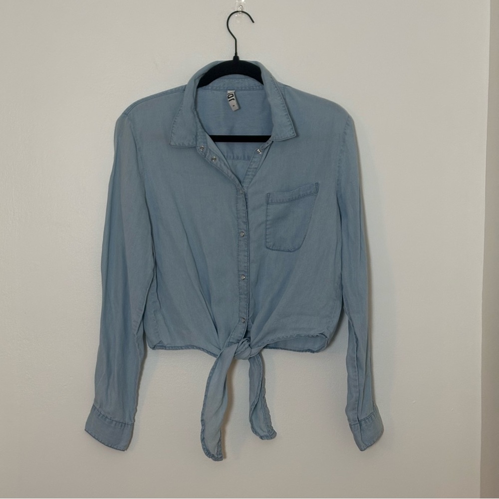 Jacqueline de Yong Long Sleeve Button-Up Tie Front Denim Blouse Women’s M Blue